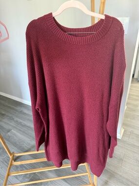 Old Navy Relaxed Crewneck Sweater - Wine